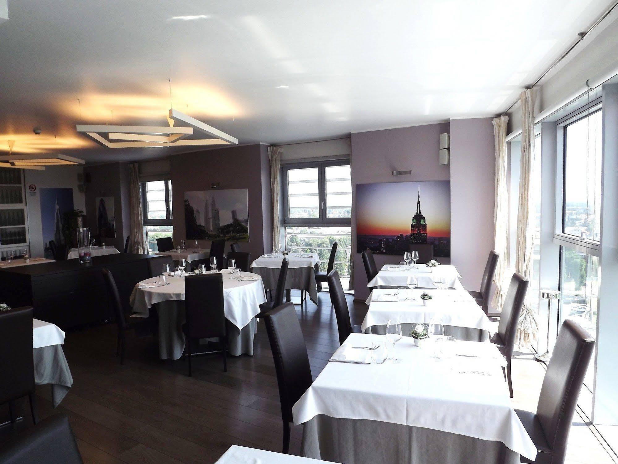 Hotel For You Cernusco Sul Naviglio Exterior foto