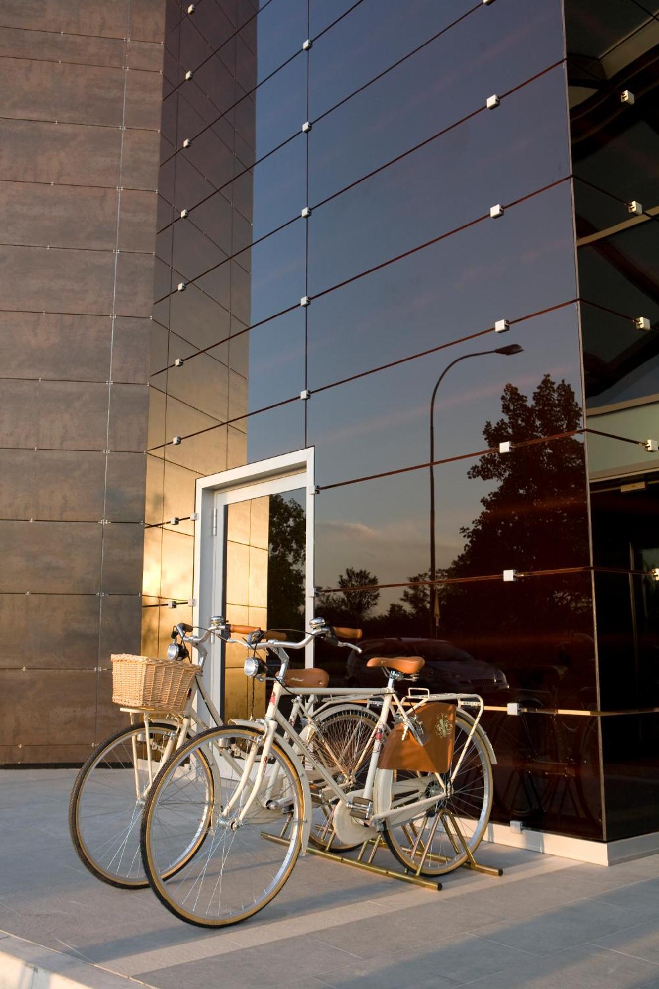 Hotel For You Cernusco Sul Naviglio Exterior foto