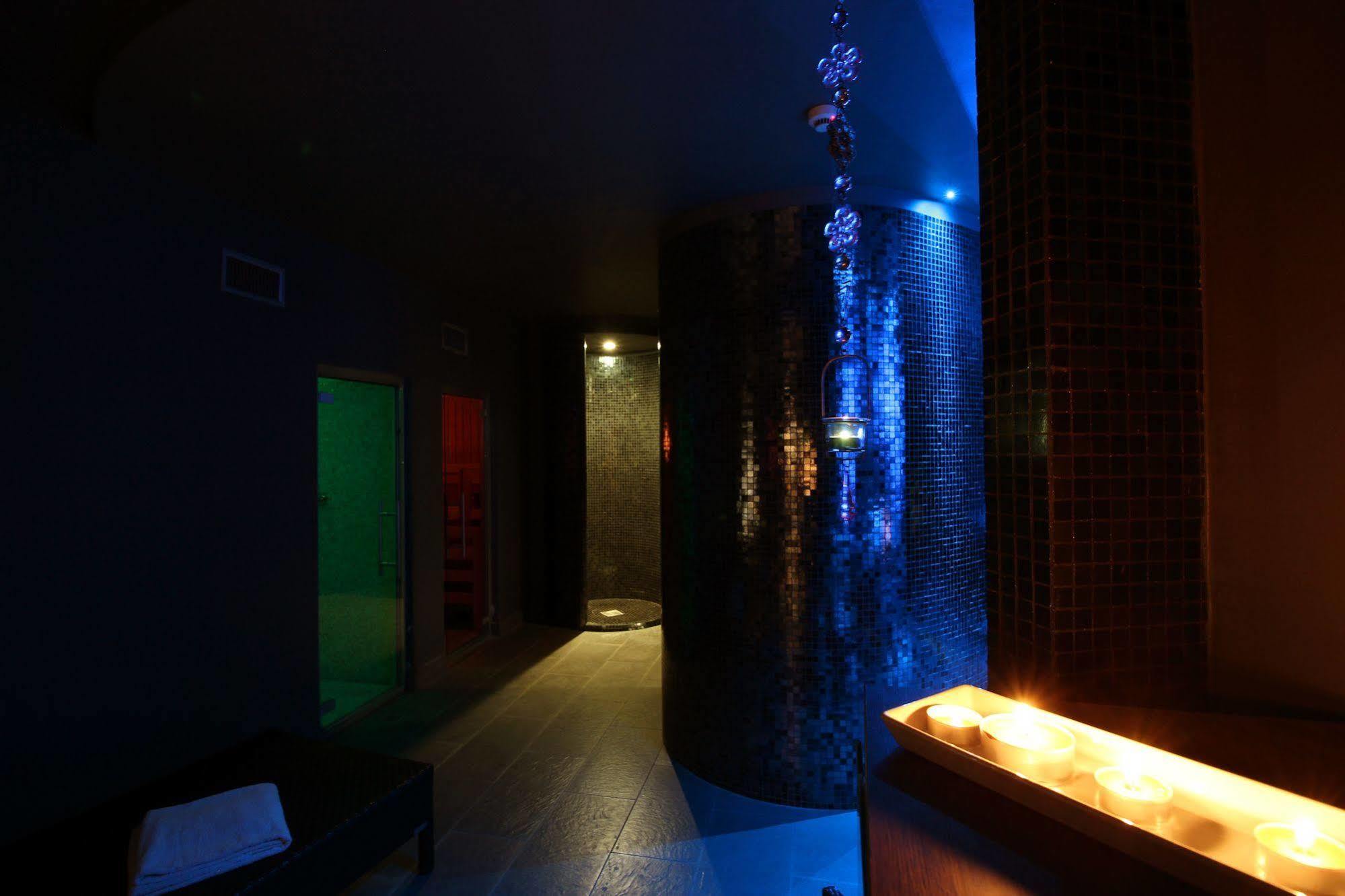 Hotel For You Cernusco Sul Naviglio Exterior foto